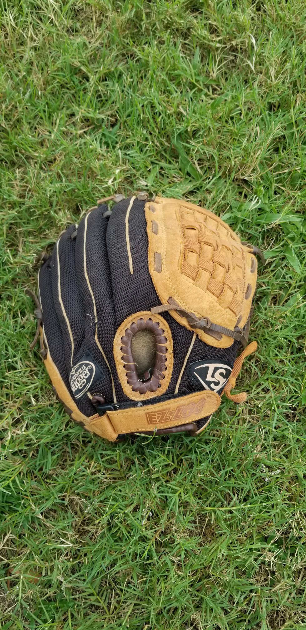 Louisville 10" baseball glove