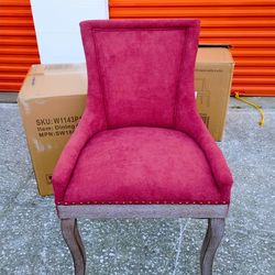 🚨 4 Dining Table Chairs 🚨