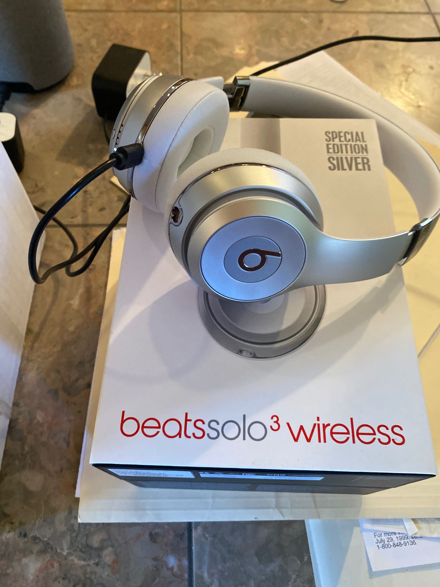 Beats Wireless Solo 3 W1 silver/white $100