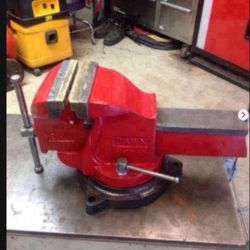 Dawn 200  Engineers Vise / 8 Inch Jaws / Swivel Base / Opens 9 Inches / 165 Pounds / Made And Sold In Australia  For Over $2000