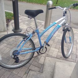 KENT LIGHT WEIGHT ALUMINUM BIKE