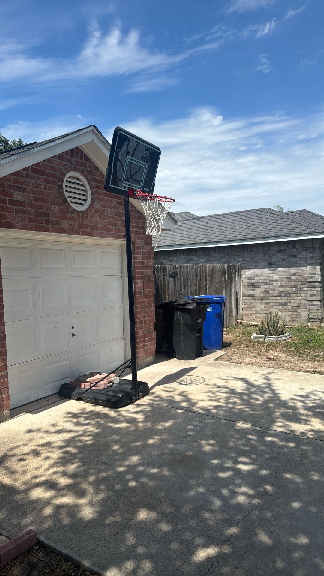 Basketball Hoop With Post
