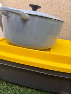 Genuine Le Creuset Signature Round Dutch Oven in Mist Grey. Large 7.25-quart size (Size F stamp on bottom)—perfect for big family meals, sourdough bre
