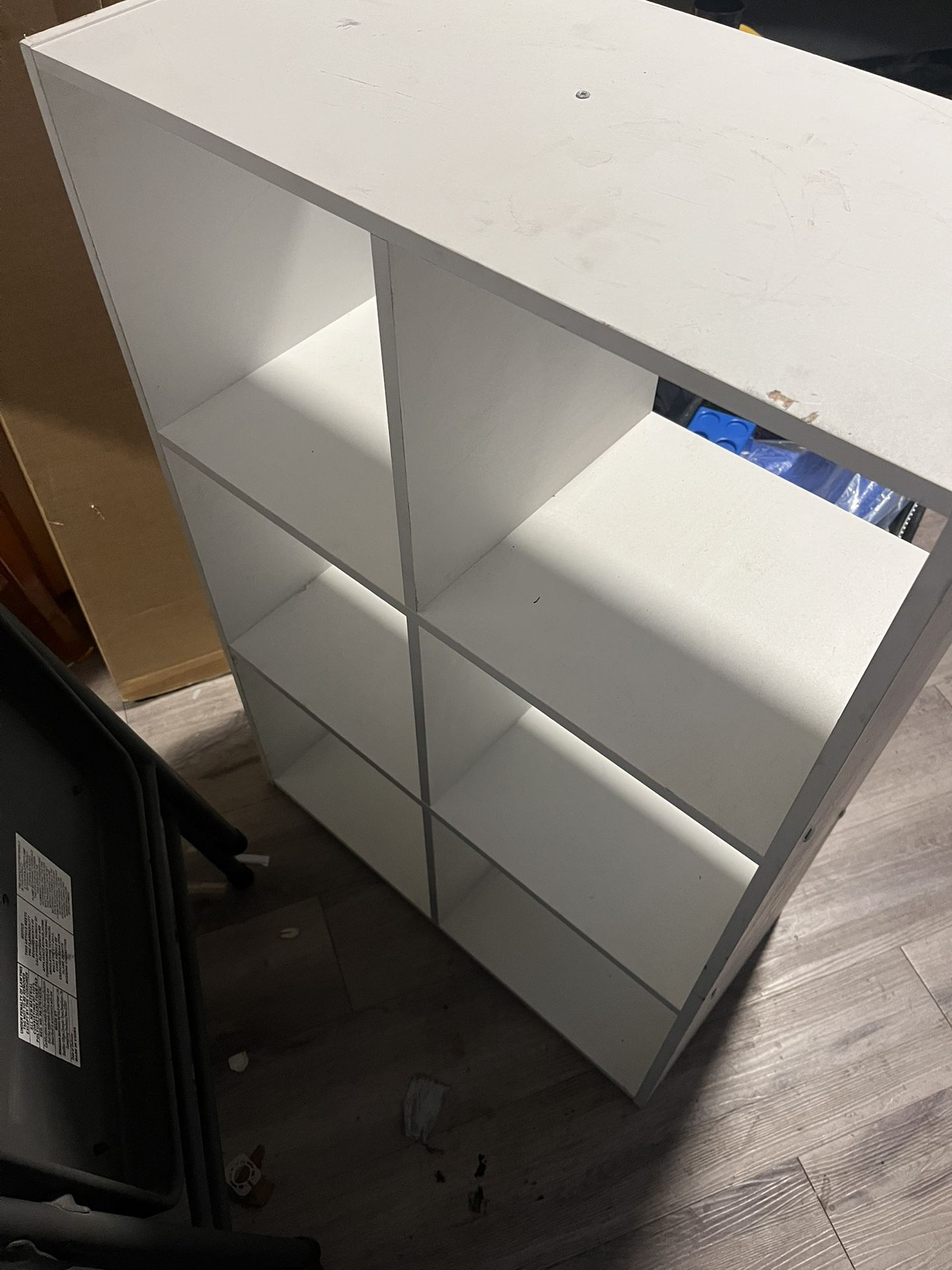 Cube shelving