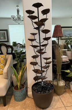 Beautiful Leafs Fountain Brand New Indoor Or Out Door.