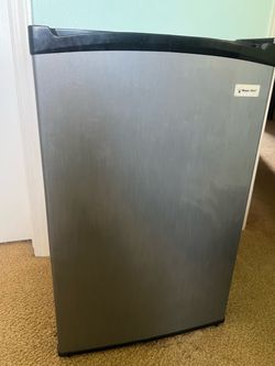 Mini fridge