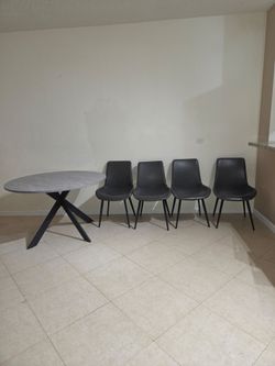 Dining room table