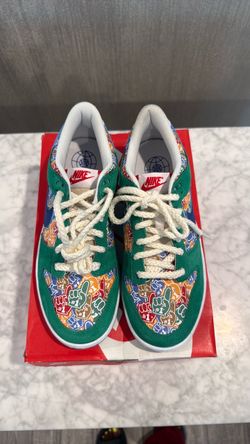 Nike Dunk Low Sneakers Multicolor Graphic Size 6.5Y