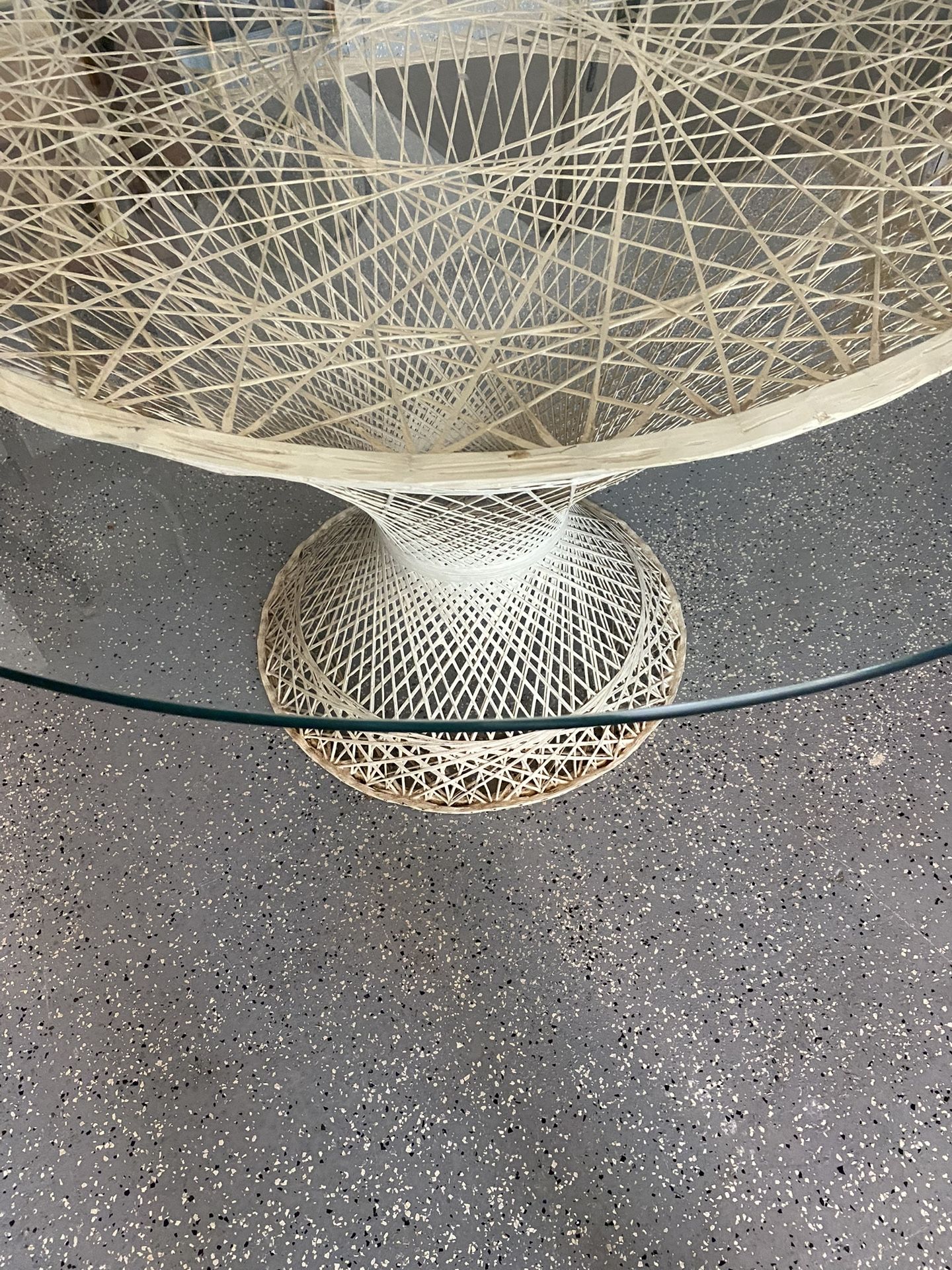 Beautiful Light And Airy 48”round Dining Table!