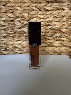Givenchy Prisme Libre Foundation