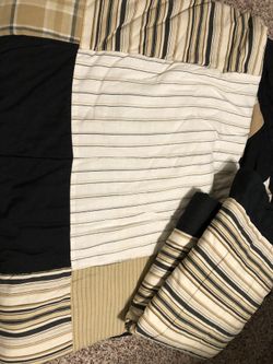 Full size quilt comforter and shams