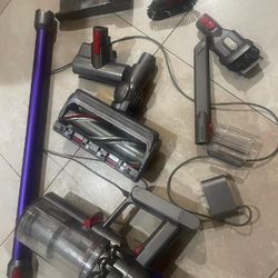 Dyson V10 Animal+ Cordless Vacuum Cleaner | Purple  good condition