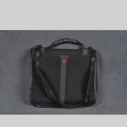 Wenger Swiss Gear LEATHER/NYLON Binder BLK PRSNTO-Folio Black Laptop