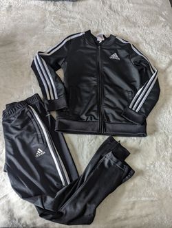 Set De Adidas Para Niño Size 9/10