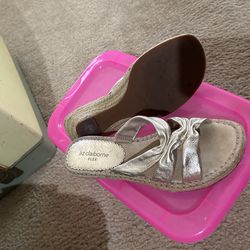 Liz Claiborne Sandals Size 6