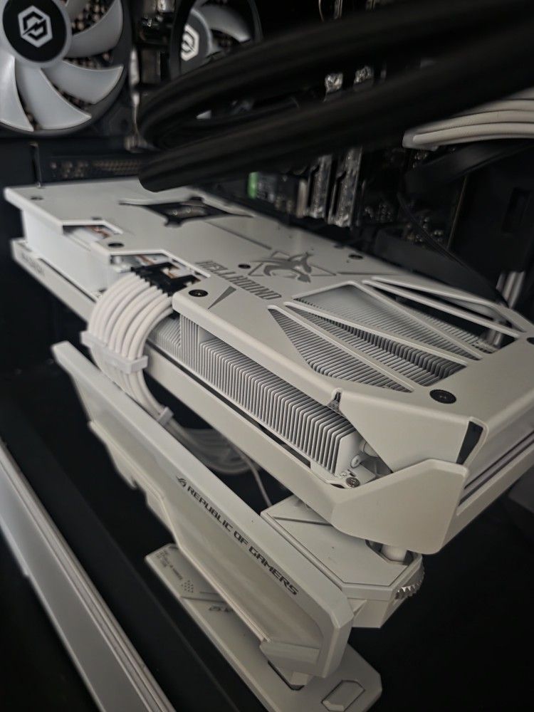 9070 Xt Powercolor Hellhound Spectral White