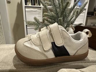 Tenis/shoes for toddler size:8