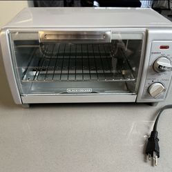 BLACK+DECKER 4 Slice Toaster Oven