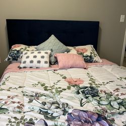 Queen bed Frame +mattress