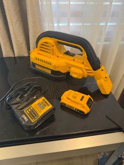 dewalt 20v max portable vacuum