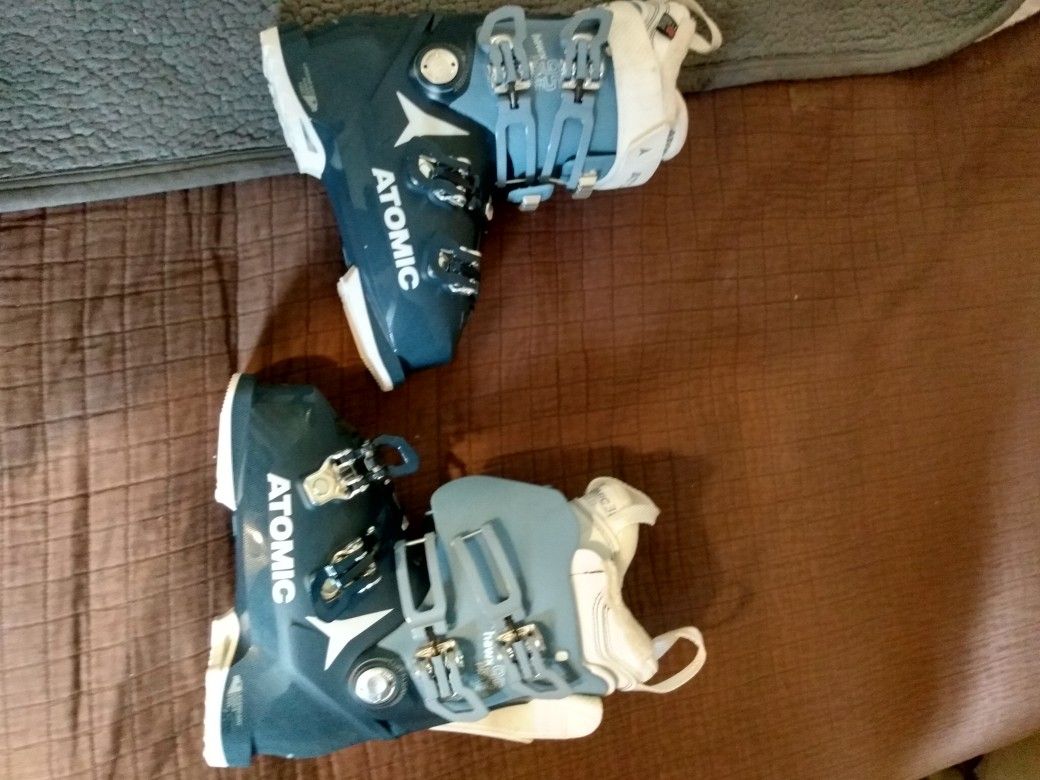 Women's Atomic Hawx Prime 95 Ski Boot 2021
