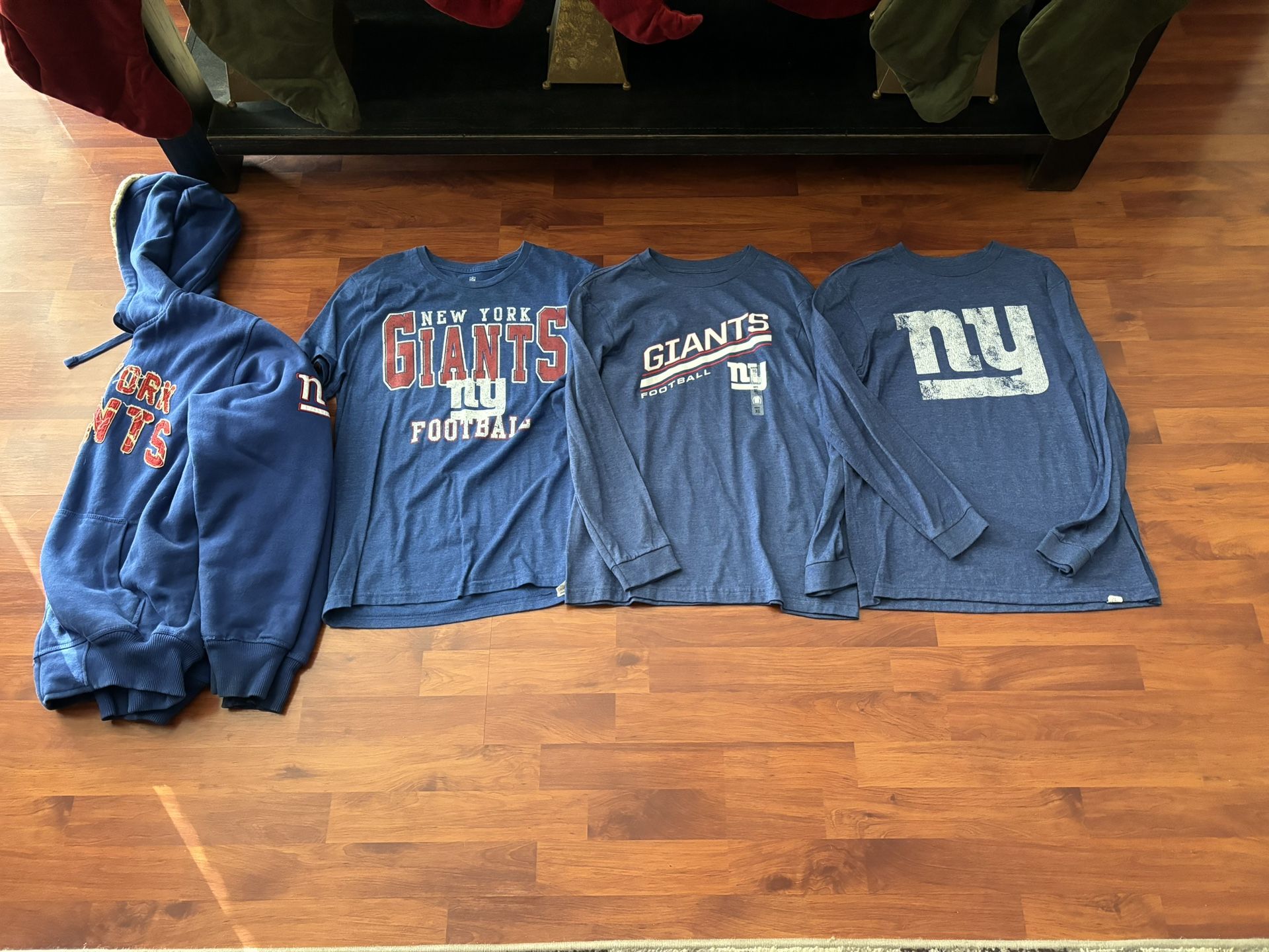 Boys NY Giants Shirts Small Xl