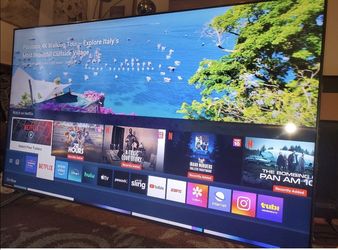 70" Samsung Chrystal Smart Tv 4k less than 7 months old great quality pic no legs it was mounted. Great quality pic no scratch on it