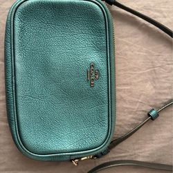 Medium coach purse/wristlet