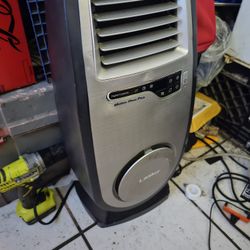 Lasko.    Heater