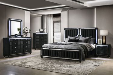 Ravenne Black 5-piece Velvet Upholstered Queen LED Bedroom Set