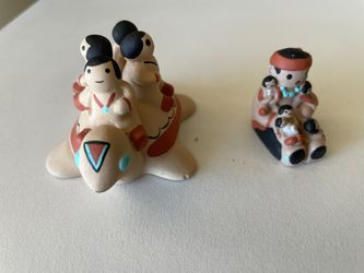 Vintage Native American Storyteller Pottery Lot – Turtle And Grandmother Figures by TeissedreTe