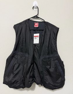 Nike Tech Men's Size Large Woven Black Loose Fit Lightweight Vest HM4262-010 NWT