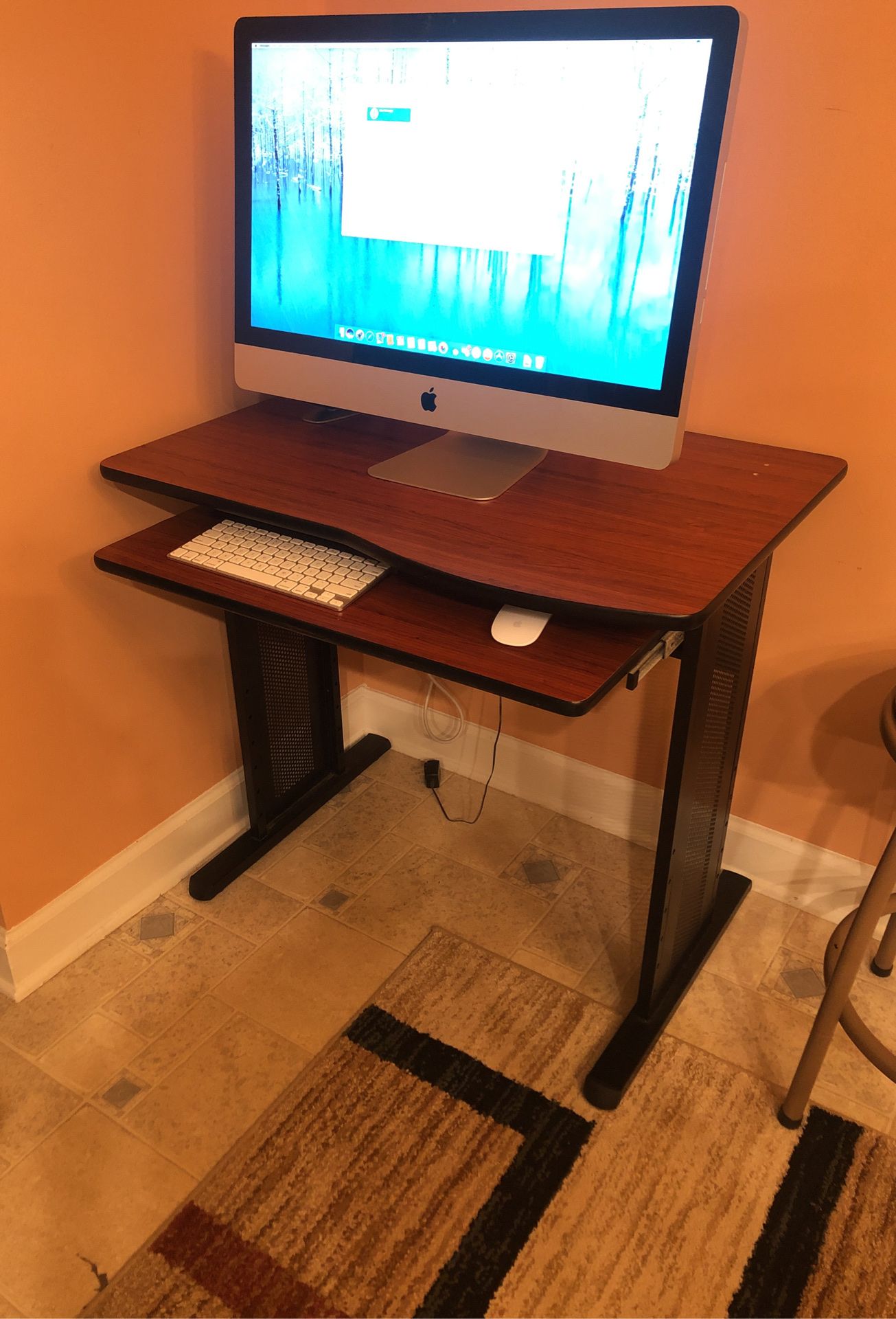 Computer table