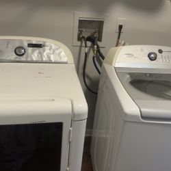 Whirlpool Washer & Dryer Set