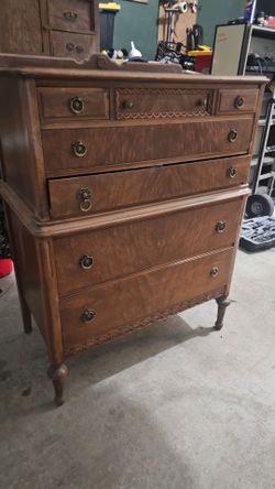Beautiful antique chest of drawers