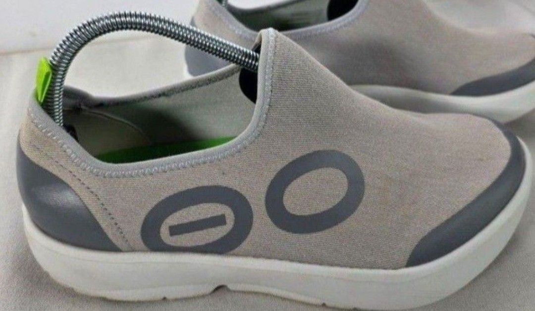 OOFOS - Oofos Low Men's' Size 9 Shoes.   Gray Low Top Recovery Comfort Shoes. -  Size 9' Men's.  