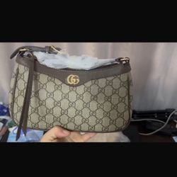 Gucci Tote Bag & Gucci Classic Prints *BRAND NEW‼️*  bundle - small bag and larger bag w Louis Vitton wallet‼️