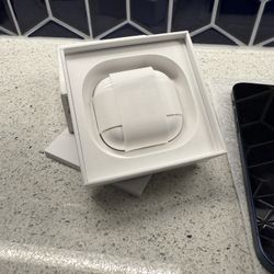 Apple Airpods 4th Gen + Noise Cancellation