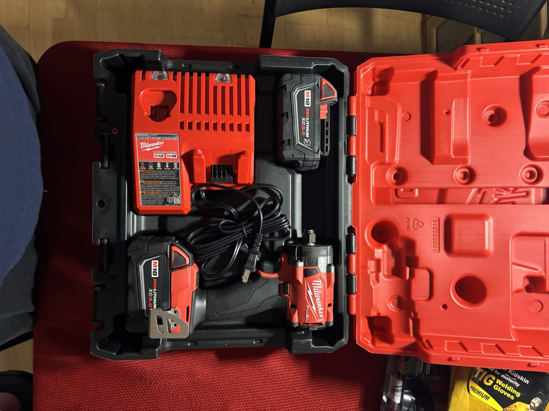 Milwaukee M18 1/2” Compact Impact w/friction Ring Kit