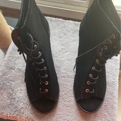 Women’s Shoes