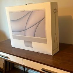 Nearly NEW*** 2023 iMac Desktop 24’ Screen (Silver)