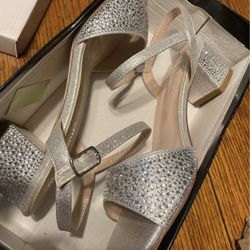 De Blossom Annie Low Heels 15$ Size 8.5