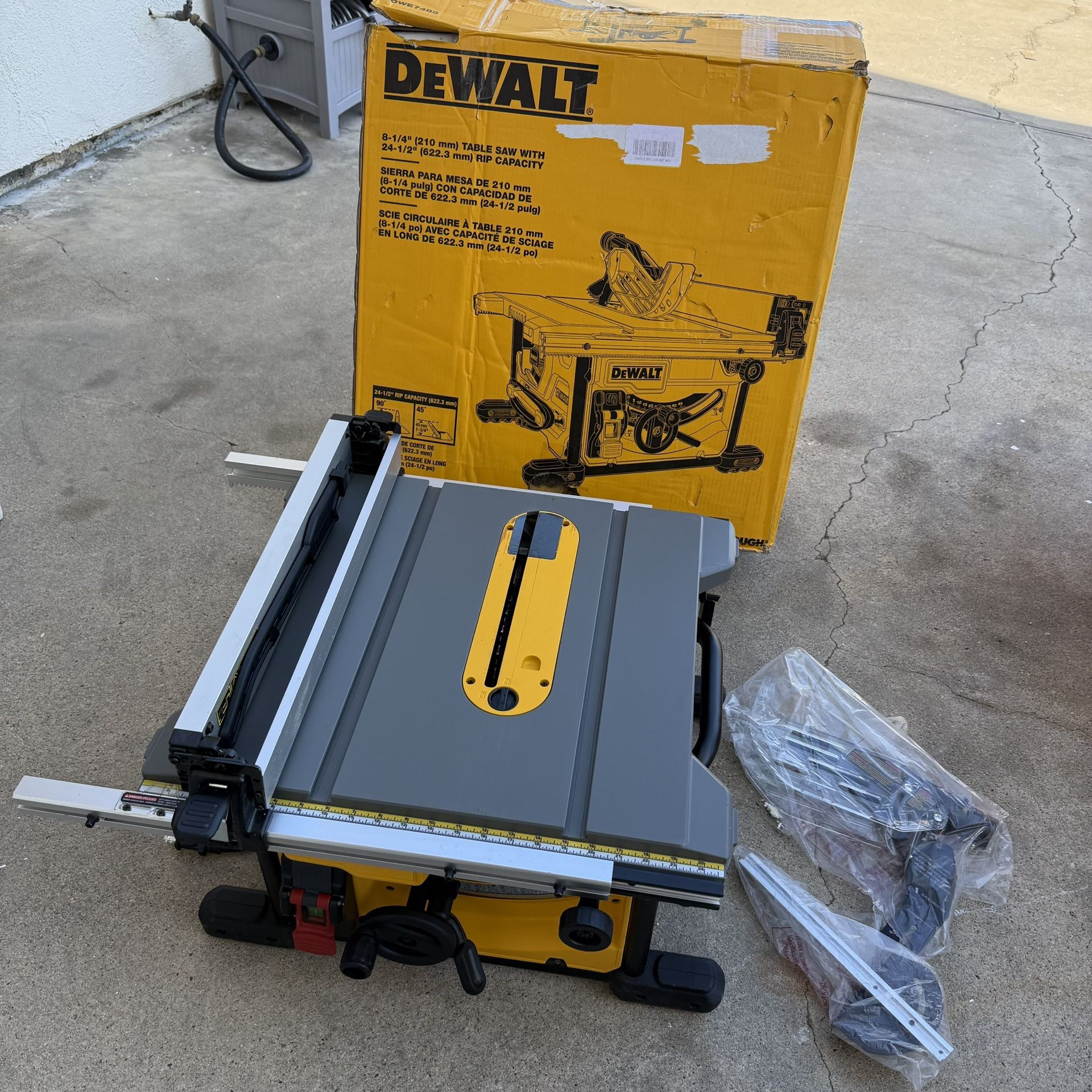 DEWALT 15 Amp Corded 8-1/4 in. Compact Portable Jobsite Tablesaw (Stand Not Included)