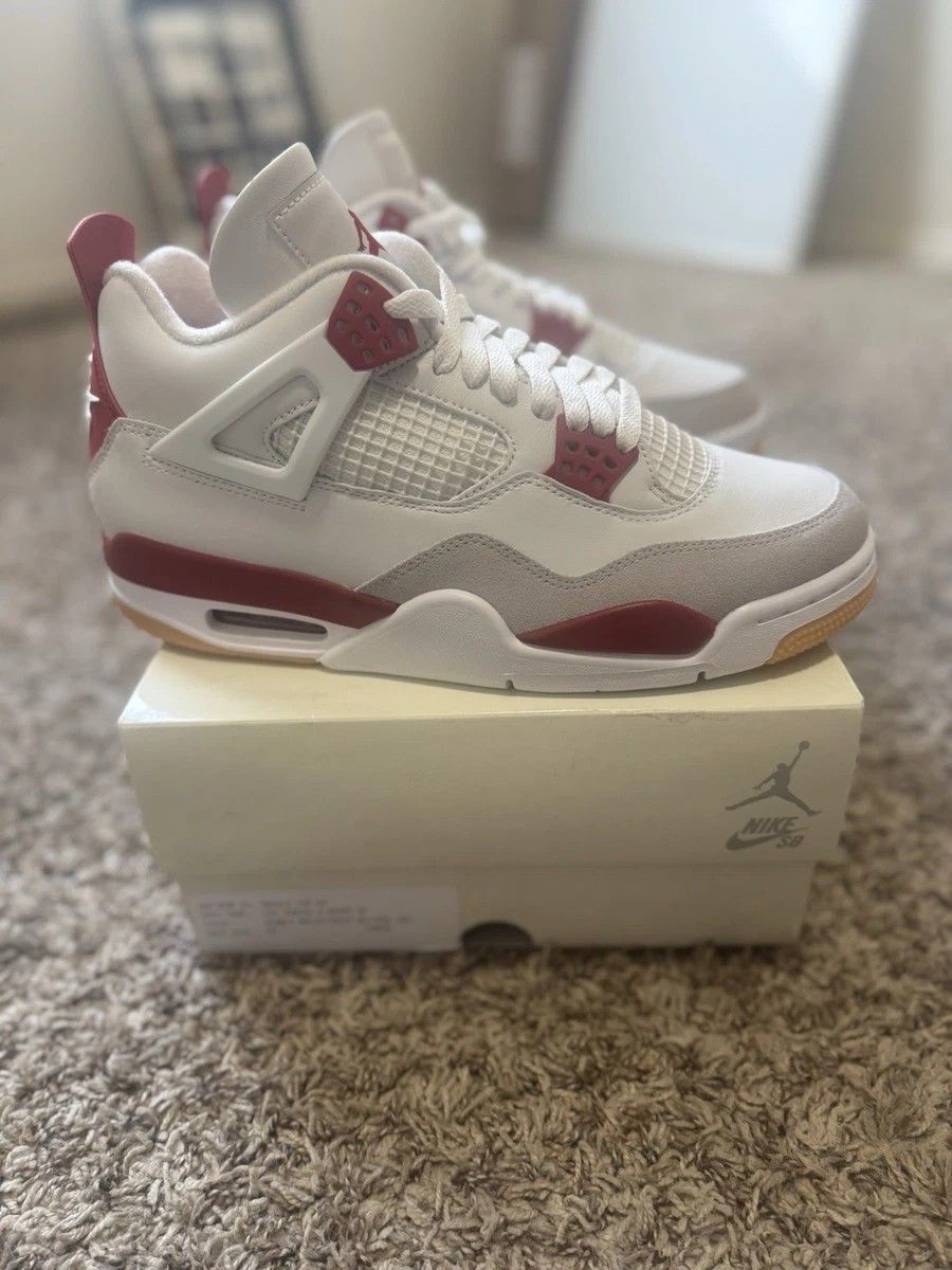 Nike SB x Air Jordan 4 Retro SP Friends & Family Varsity Red