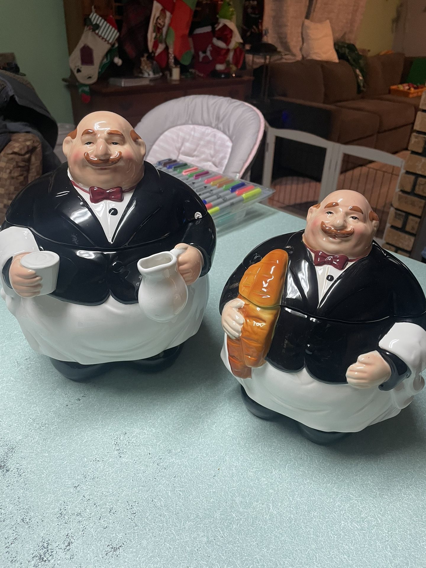 PAIR OF COOKIE JARS SEE PICS READ DESCRIPTION