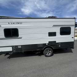 2018 Viking travel trailer