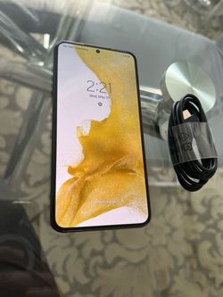 Unlocked Samsung Galaxy S22 5G 128GB