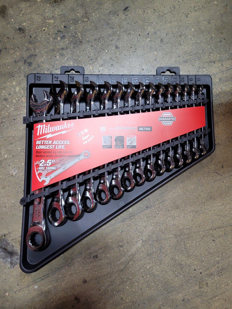 Milwaukee 15 Pc Metric Ratcheting Combination Wrench Set