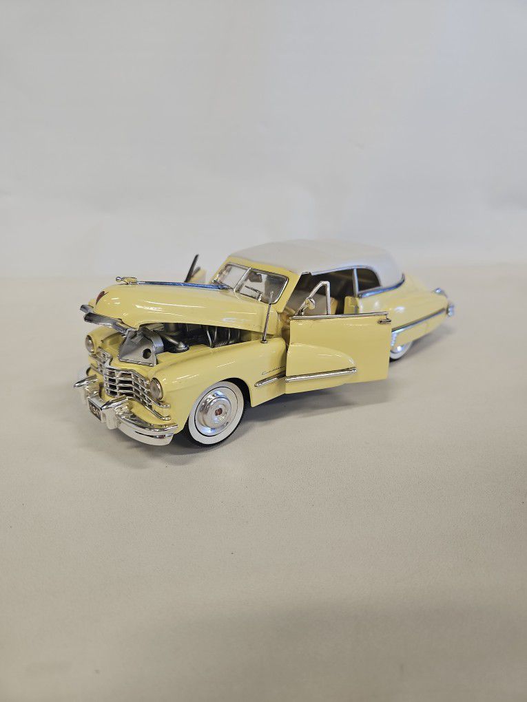 Jada Toys 1947 Cadillac Series 62 Yellow Convertible 1/24 Scale Die-cast I-7382