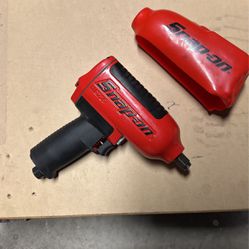 1/2" Drive Heavy-Duty Air Impact Wrench (Red)